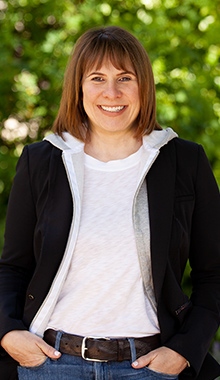 Headshot of Beth Mechling